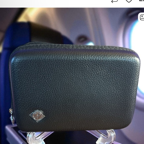 Giorgio Armani black zipper pouch with coin purse - Picture 2 of 6